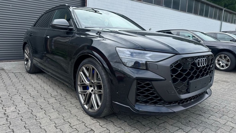 Audi RSQ8