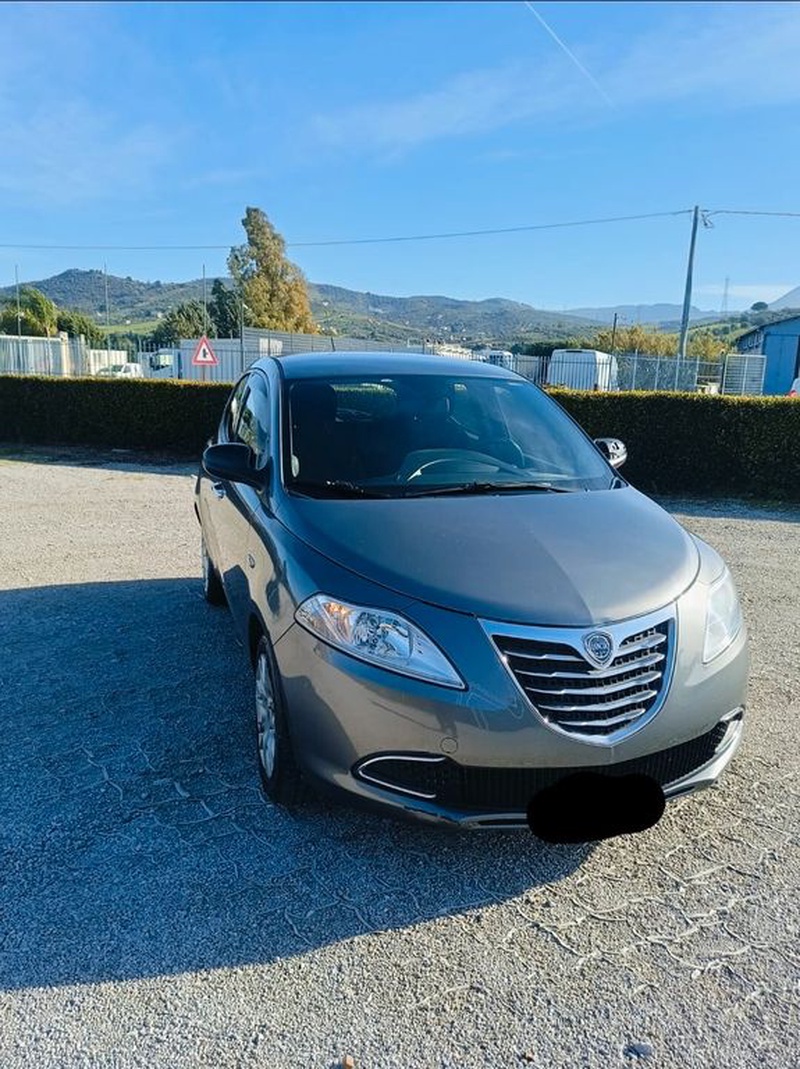 Lancia Ypsilon