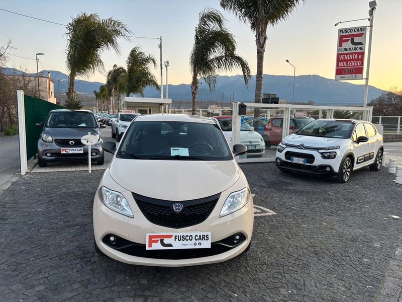 Lancia Ypsilon