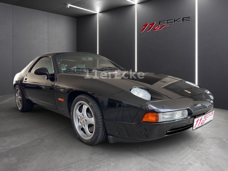 Porsche 928