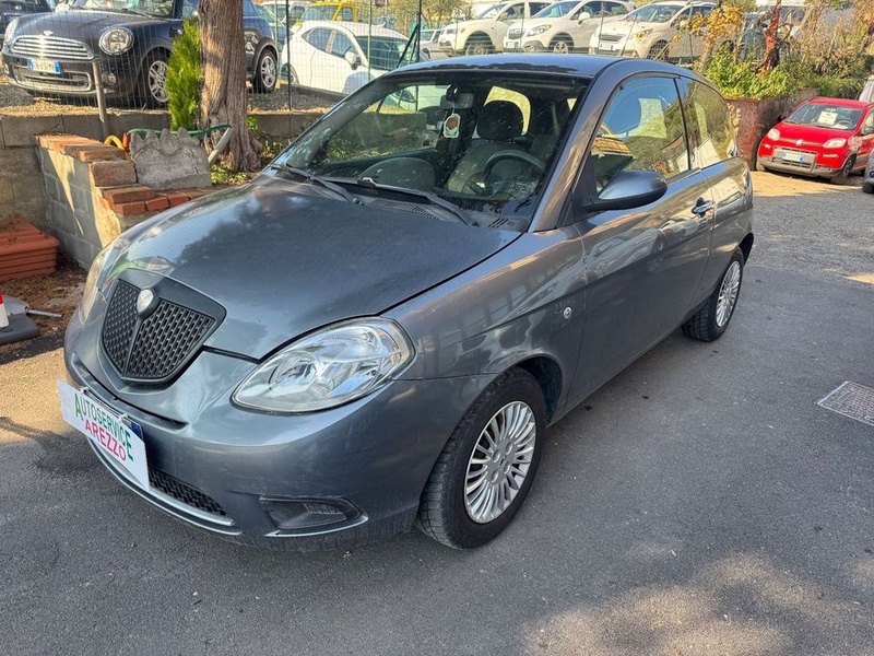 Lancia Ypsilon