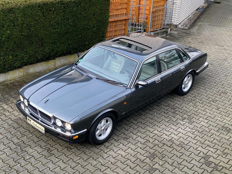 Jaguar XJ-6