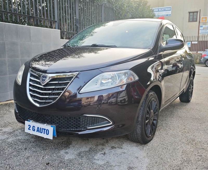 Lancia Ypsilon