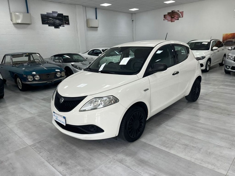 Lancia Ypsilon