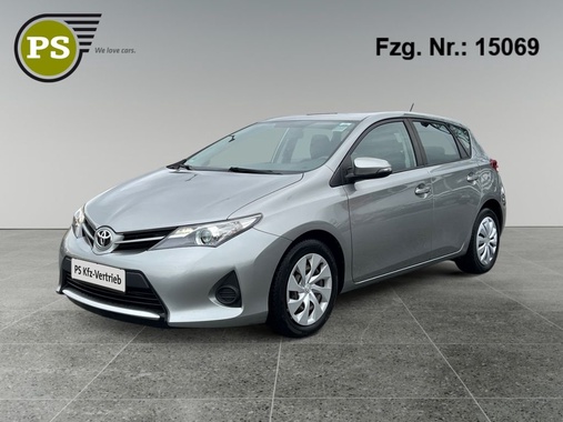 Toyota Auris 2015