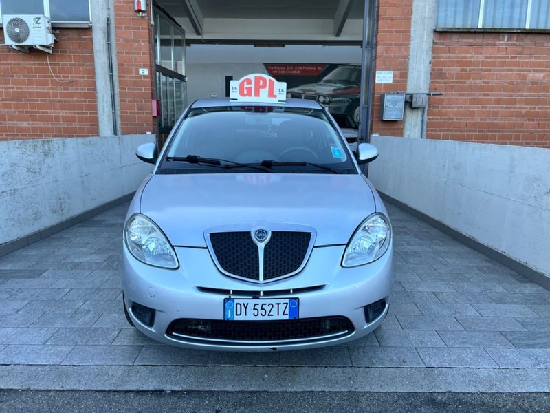 Lancia Ypsilon