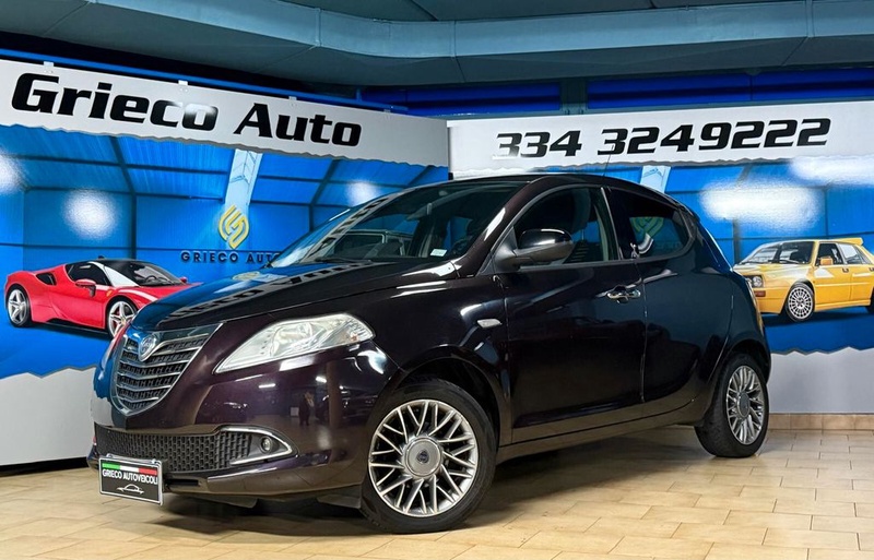 Lancia Ypsilon