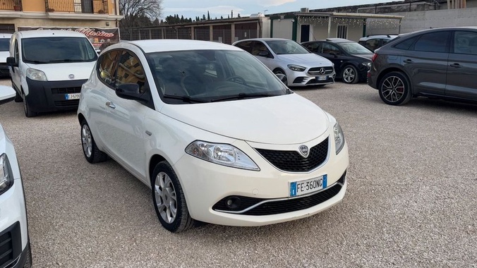 Lancia Ypsilon 2016