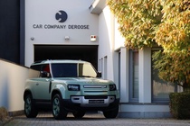 Land Rover Defender 2025