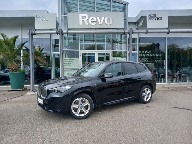 BMW iX1