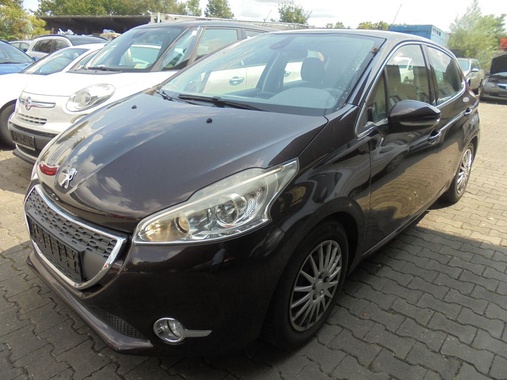 Peugeot 208 2012