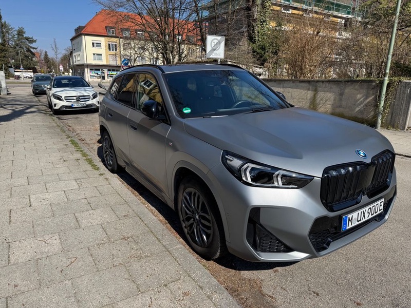 BMW iX1