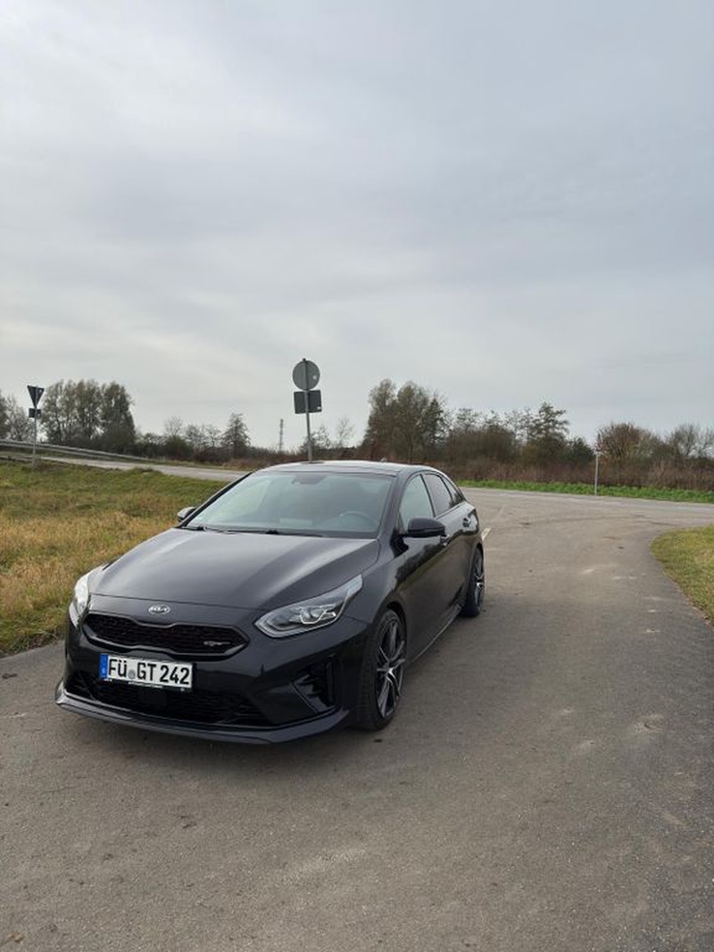 Kia pro cee'd / ProCeed