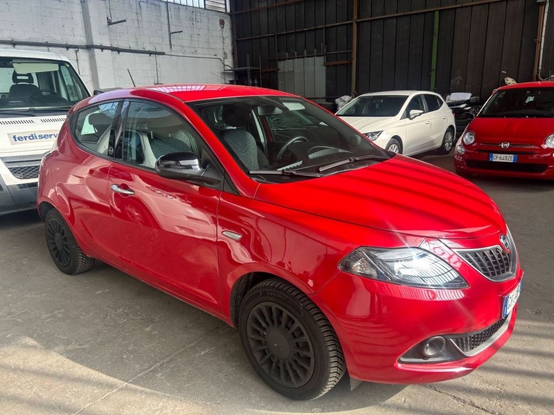 Lancia Ypsilon