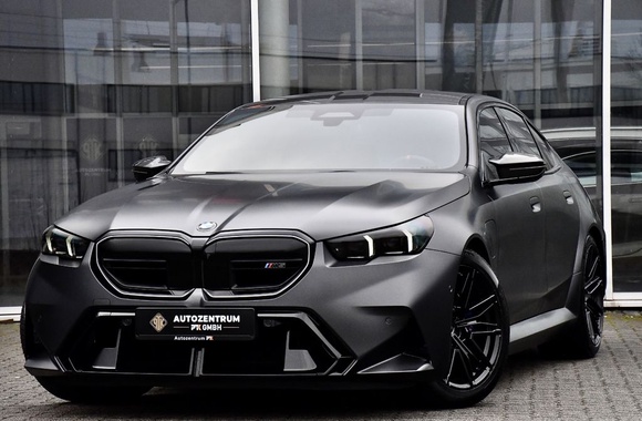 BMW M5 2024
