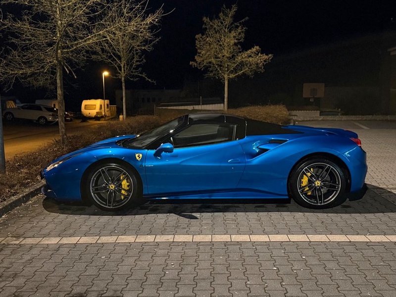 Ferrari 488