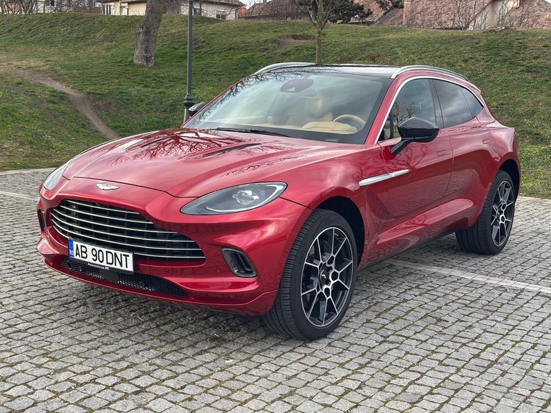 Aston Martin DBX