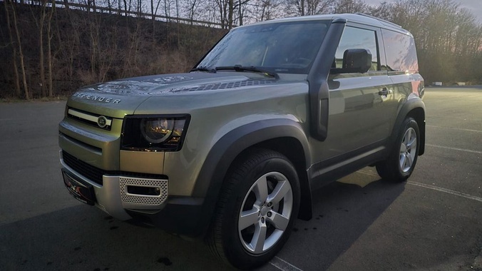 Land Rover Defender 2021