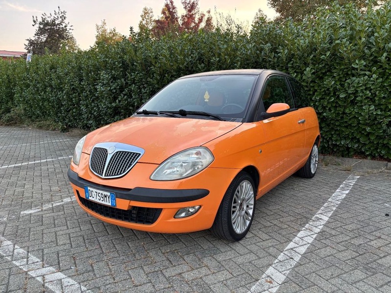 Lancia Ypsilon