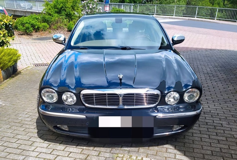 Jaguar XJ