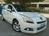 Peugeot 5008 2011