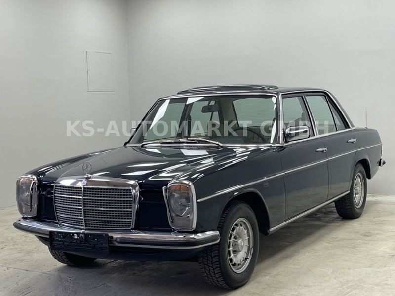 Mercedes-Benz 230