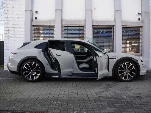 Porsche Taycan 2023