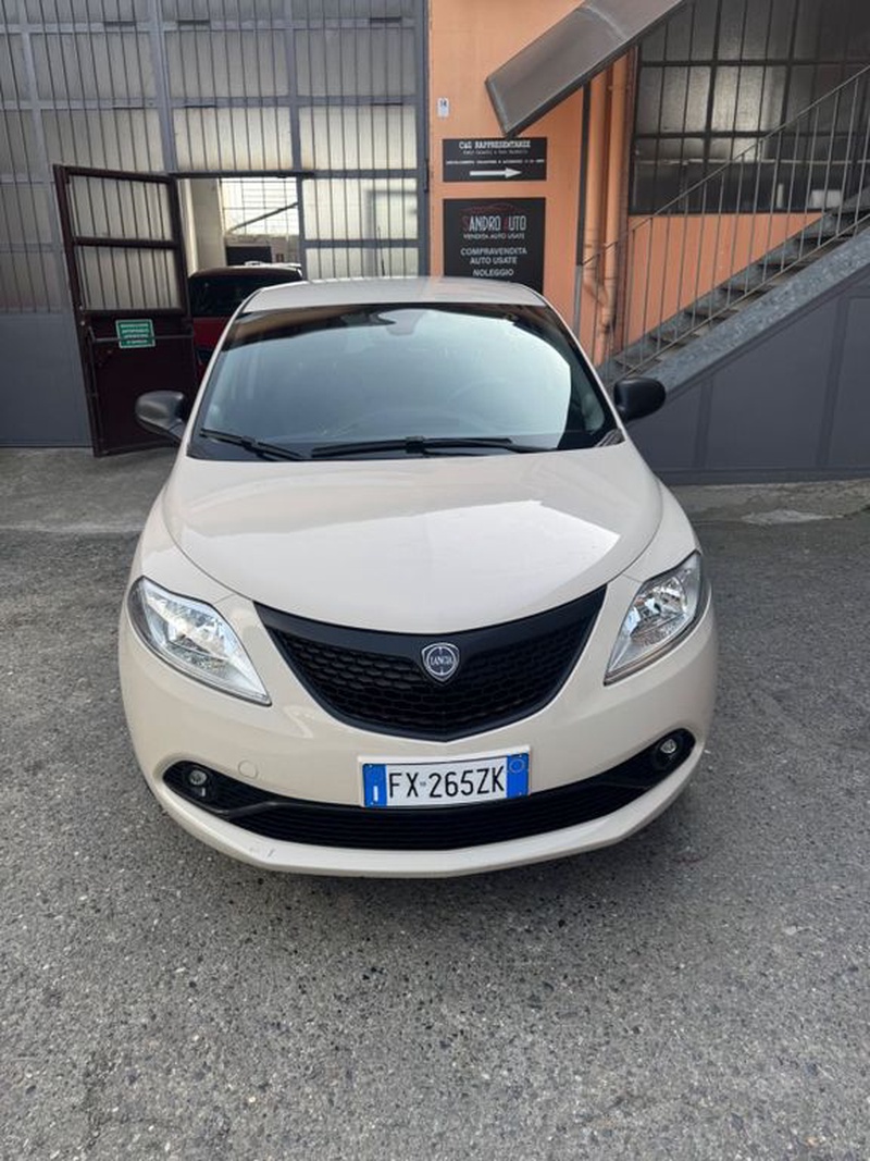 Lancia Ypsilon