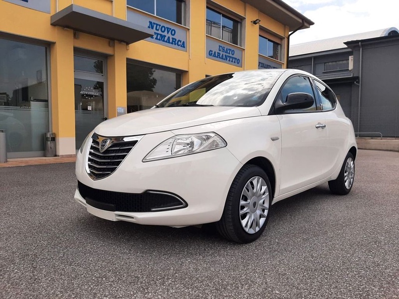 Lancia Ypsilon