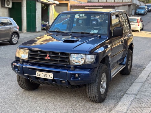 Mitsubishi Pajero 2000
