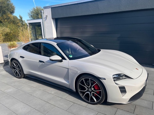 Porsche Taycan 2023