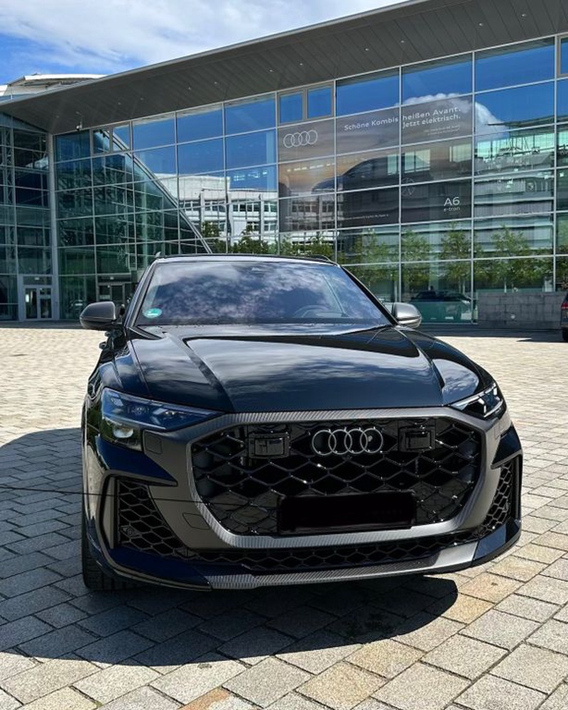 Audi RSQ8
