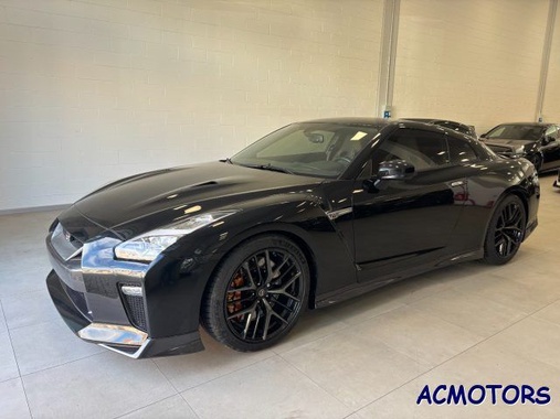 Nissan GT-R