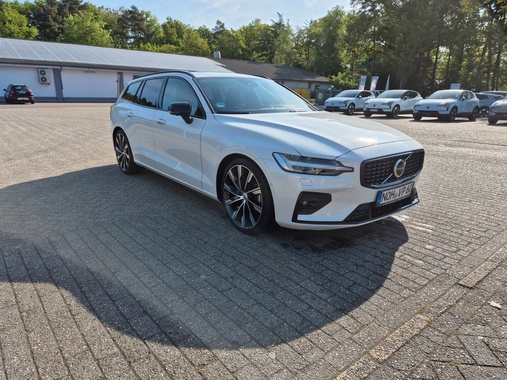 Volvo V60 2024