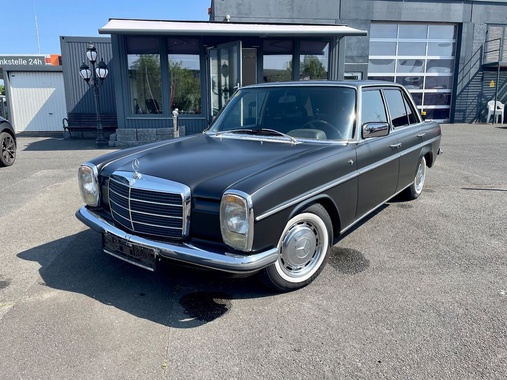 Mercedes-Benz 230 1974