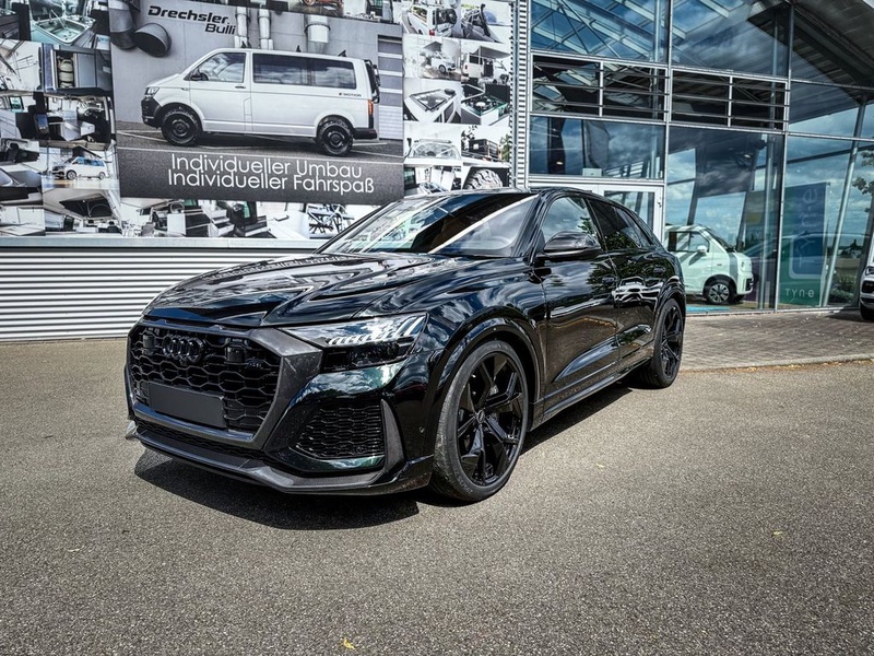 Audi RSQ8