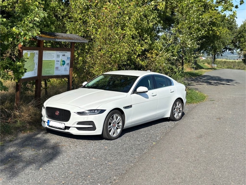Jaguar XE