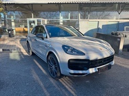 Porsche Cayenne 2021