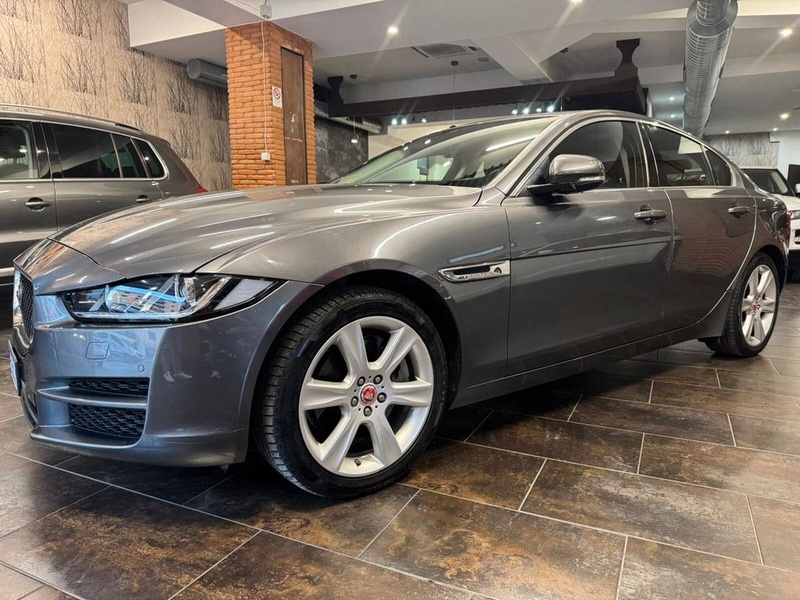 Jaguar XE