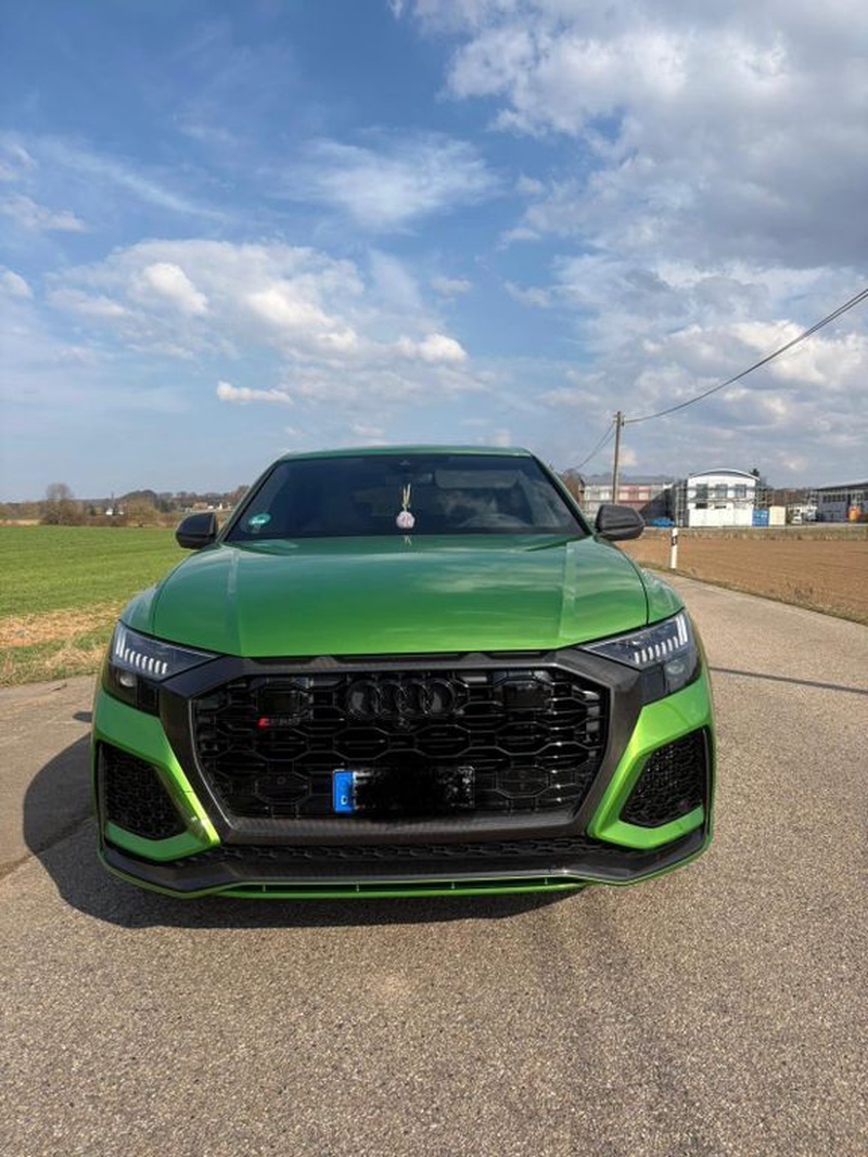 Audi RSQ8