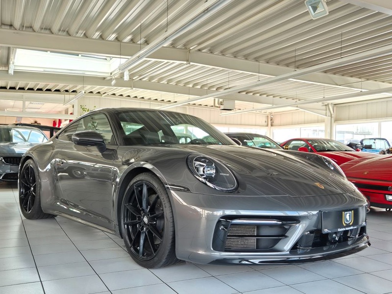 Porsche 992