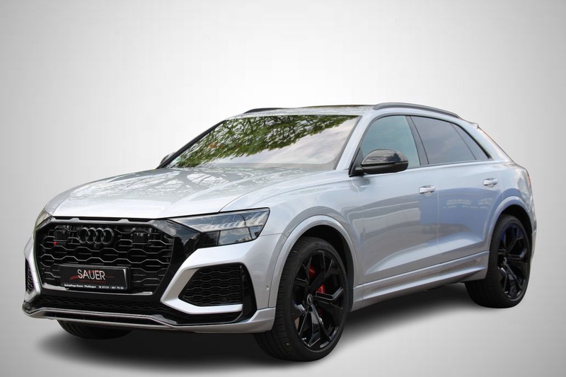 Audi RSQ8