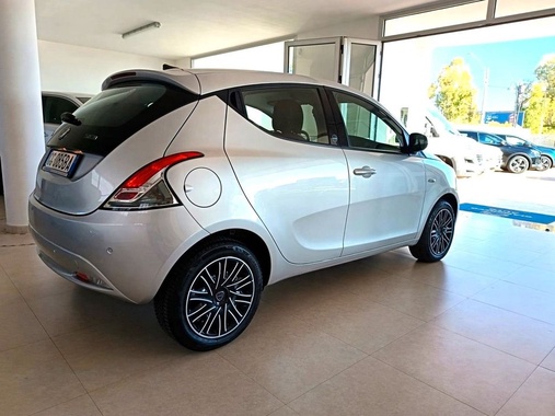 Lancia Ypsilon 2021