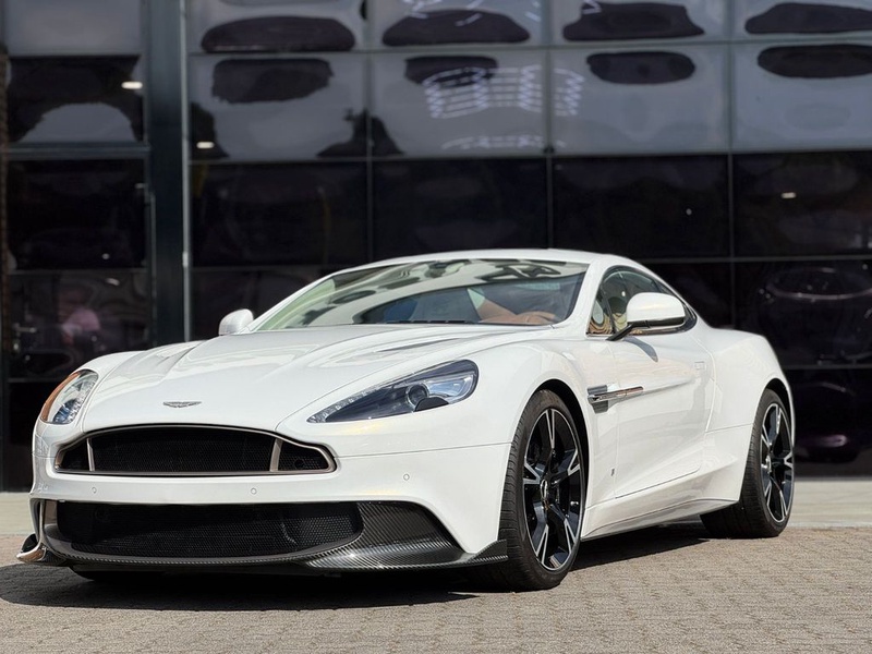 Aston Martin Vanquish