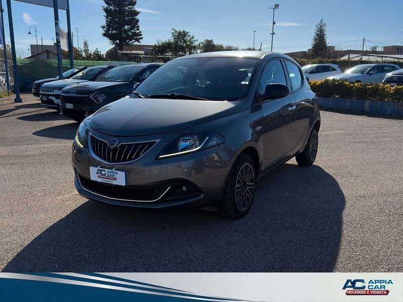 Lancia Ypsilon