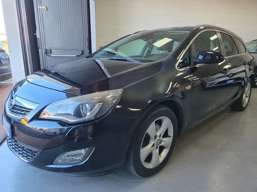 Opel Astra 2011