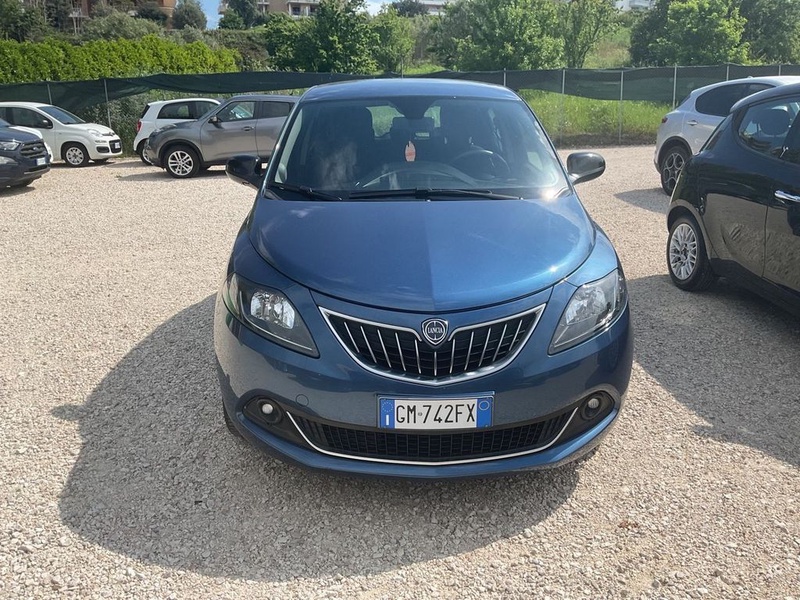 Lancia Ypsilon