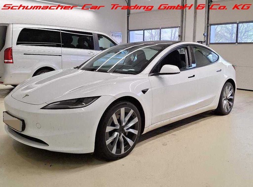 Tesla Model 3 2024