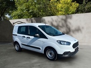 Ford Transit Courier 2021