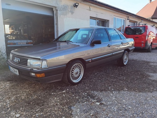 Audi 200 1984